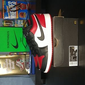 Jordan 1 Low Bred Toe Boys Size 7Y Women's 8.5